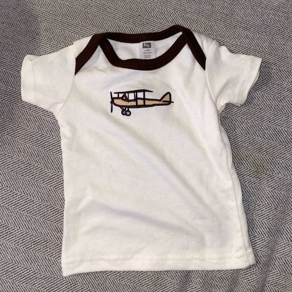 HB 0-3M brown and cream airplane shirt